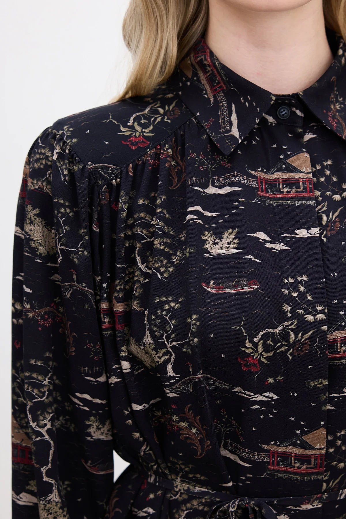 Belted Retro Shirt Osaka