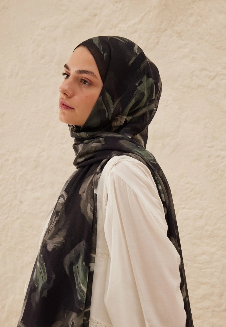 Summer Rose Viscose Scarf Black