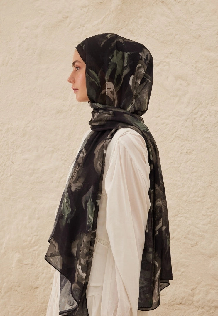 Summer Rose Viscose Scarf Black