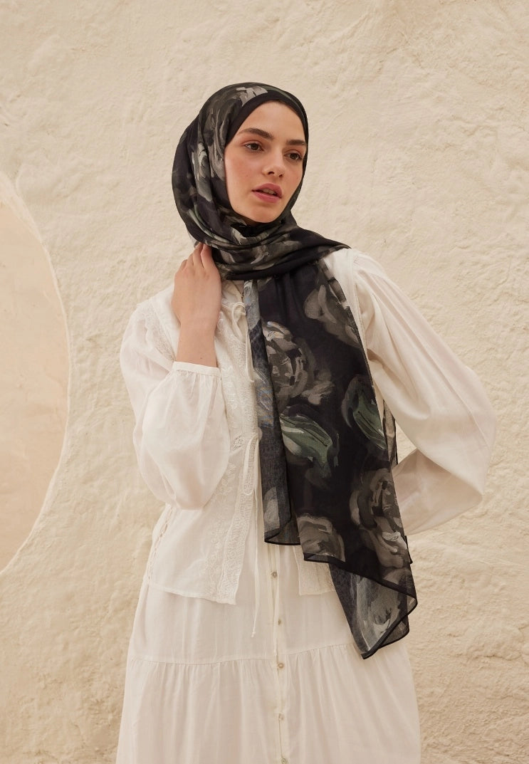 Summer Rose Viscose Scarf Black