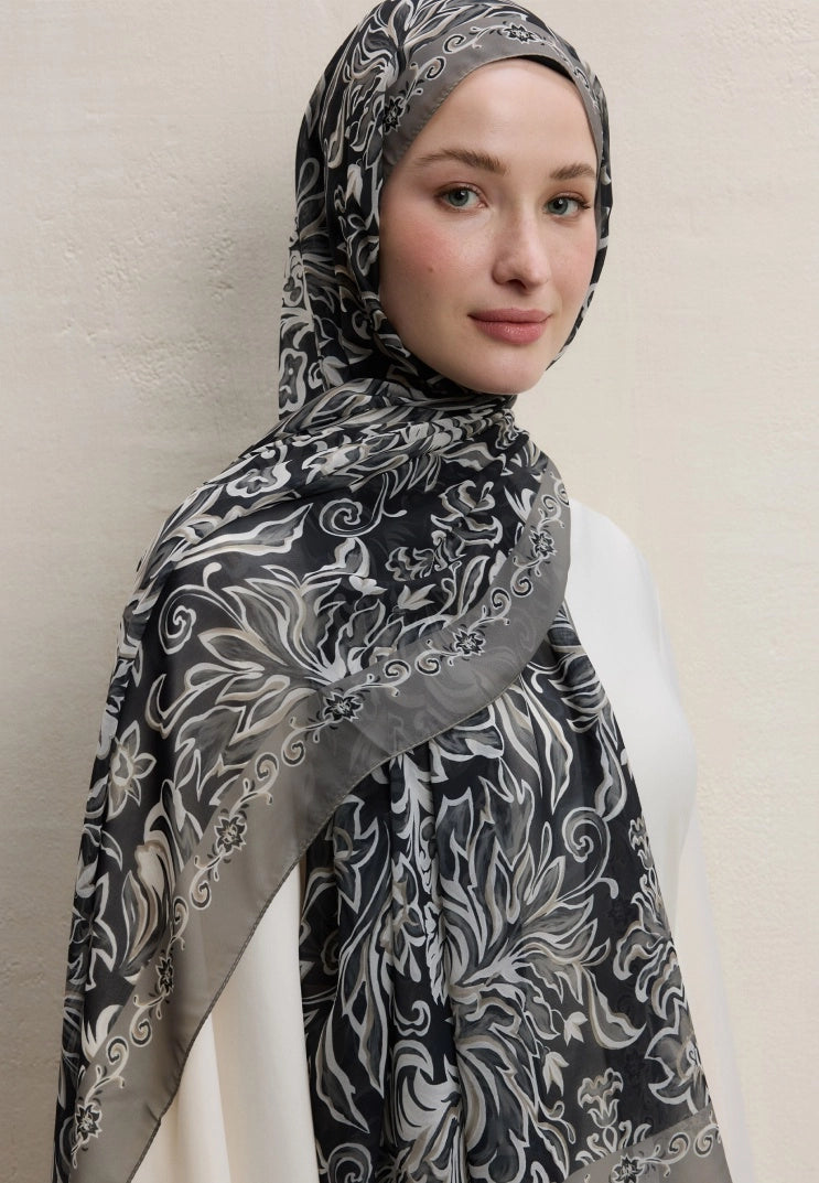 Laura Silk Crepe Scarf Black