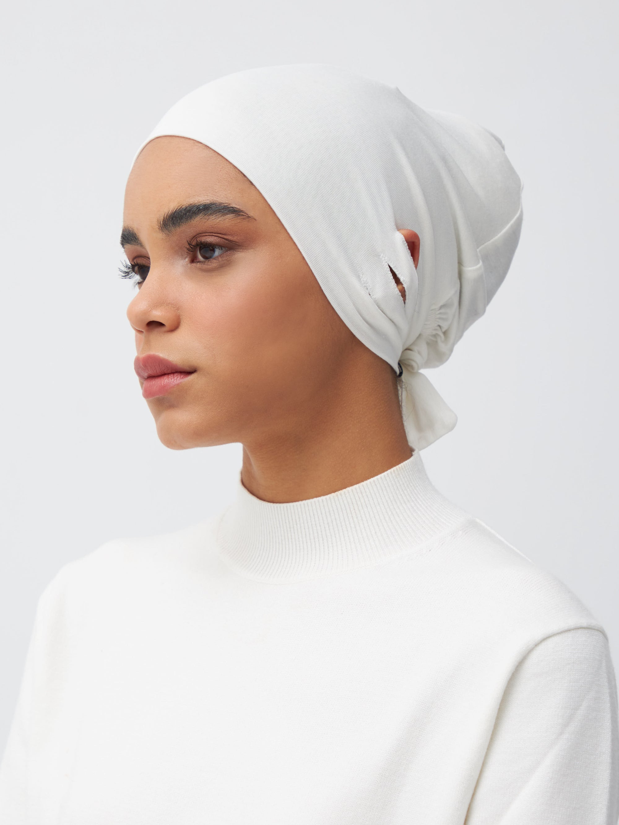 Slit Tie Back Underscarf Ivory