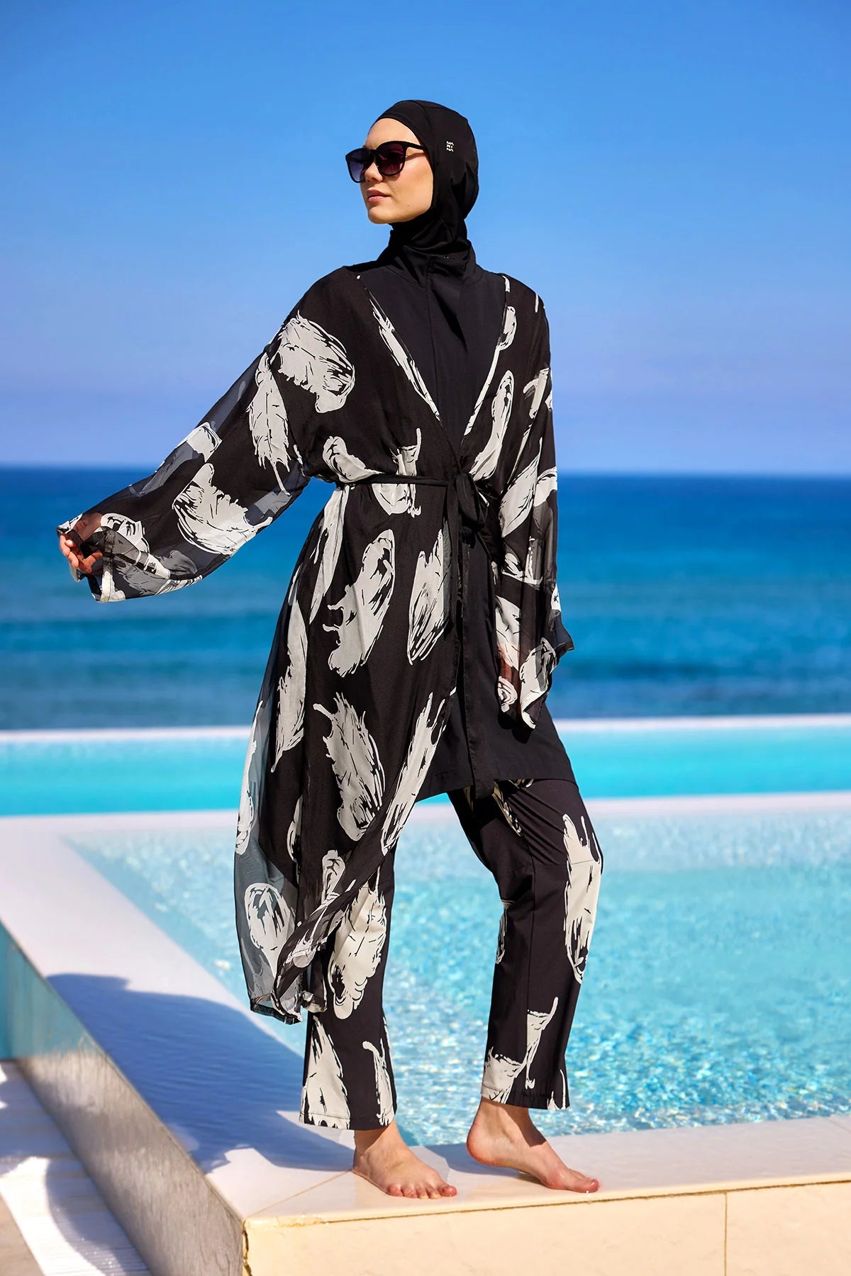 Silky Abstract Beach Kimono Black