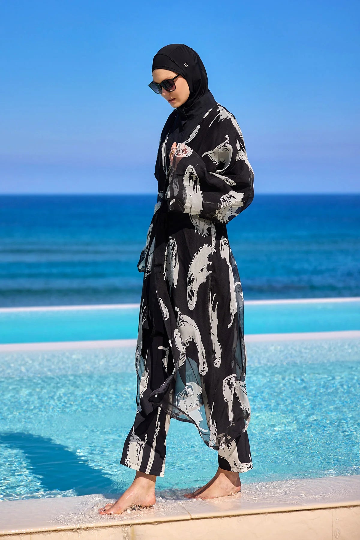 Silky Abstract Beach Kimono Black