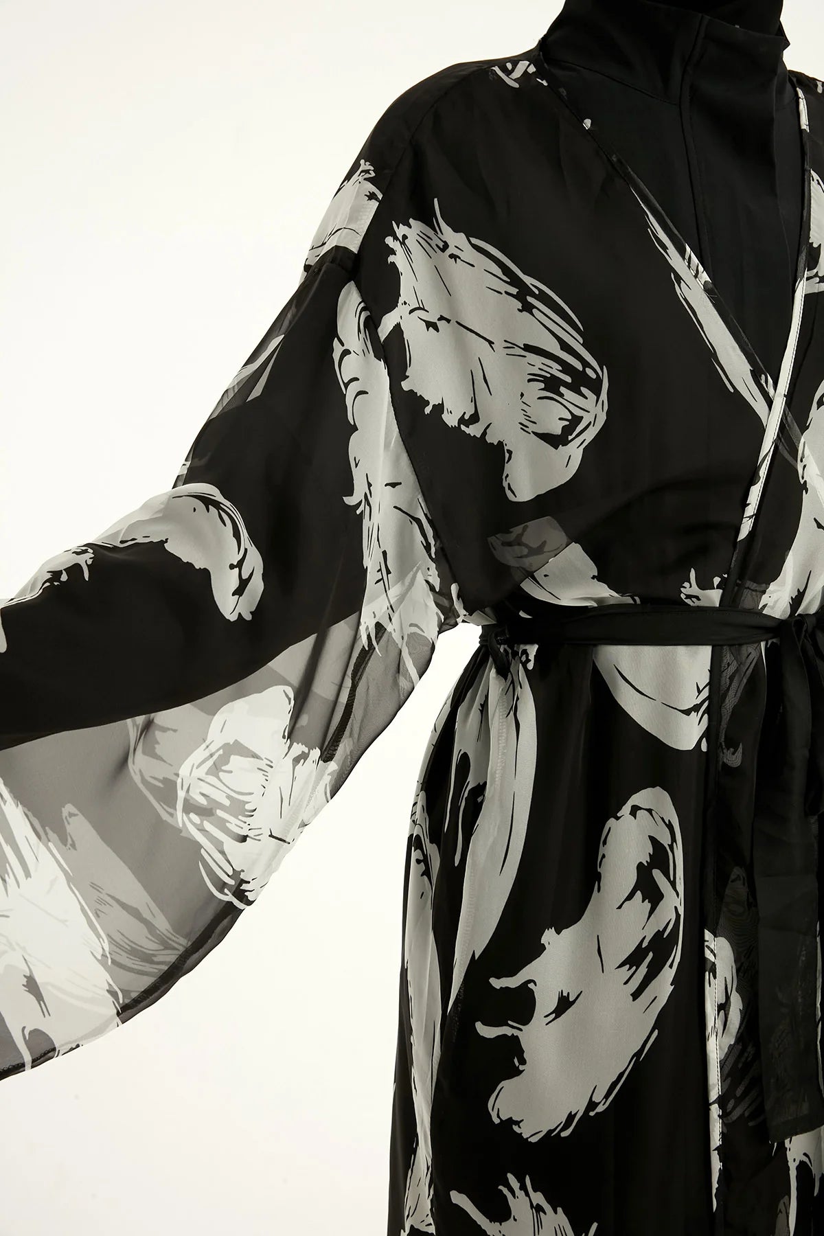 Silky Abstract Beach Kimono Black