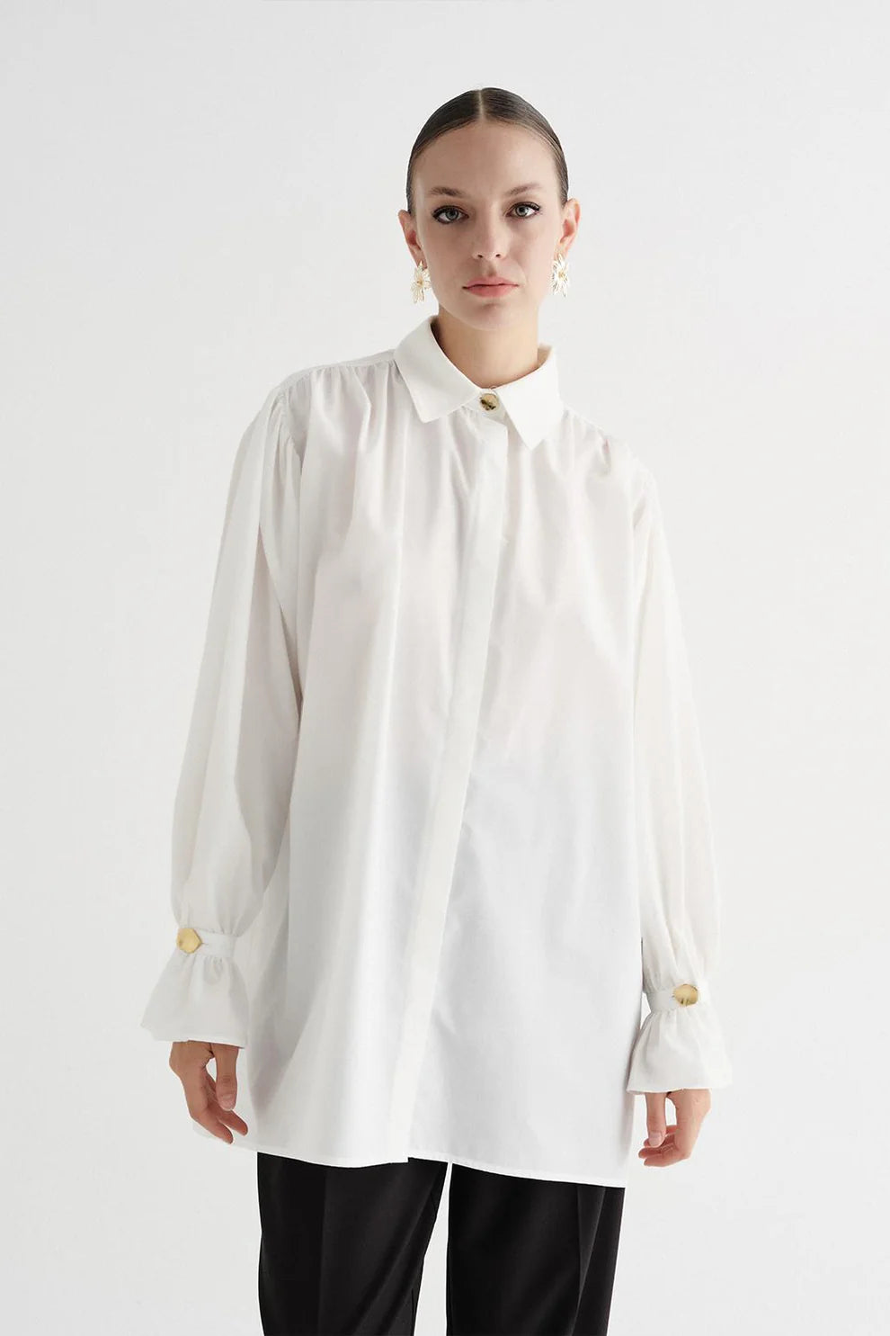 Shoulder Shirred Basic Shirt Ecru