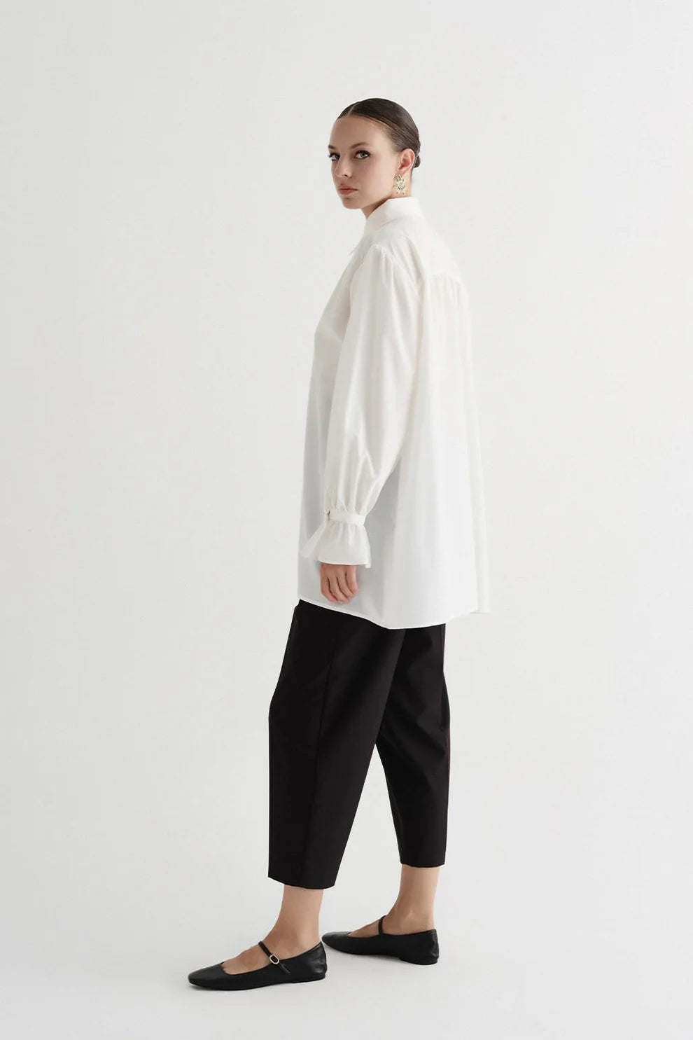 Shoulder Shirred Basic Shirt Ecru