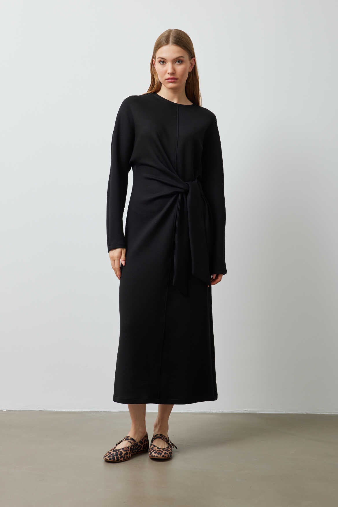 Side Knotted Dress Black